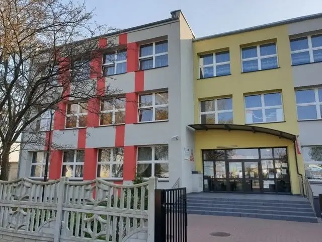 Szkoła organizuje akcję „Babeczka dla Franka” – słodka pomoc dla chorego chłopca