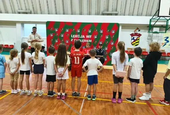 Drugoklasiści z wizytą u piłkarzy Zagłębia Sosnowiec