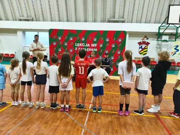 Drugoklasiści z wizytą u piłkarzy Zagłębia Sosnowiec